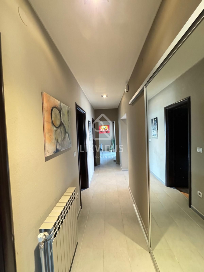 Poslovni prostor Pješčana Uvala, Medulin, 424,25m2