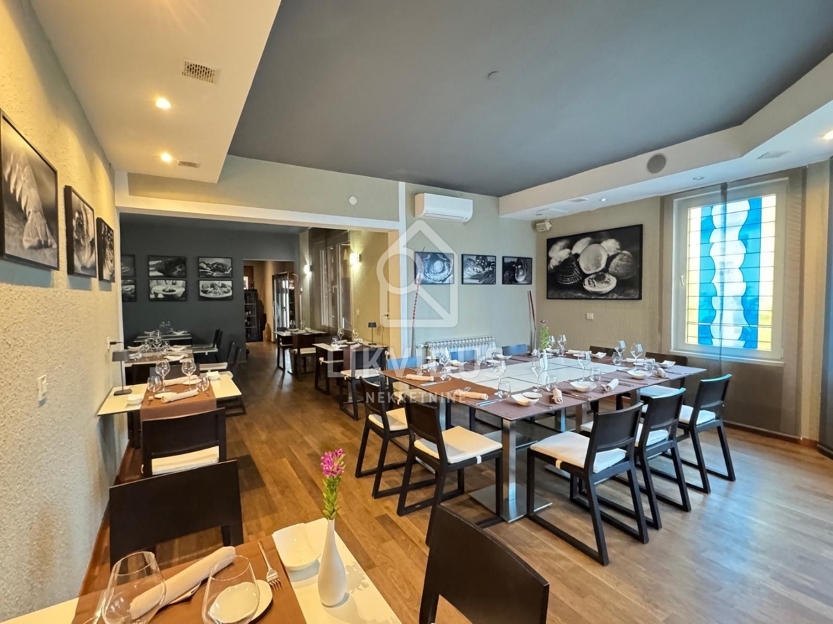 Poslovni prostor Pješčana Uvala, Medulin, 424,25m2