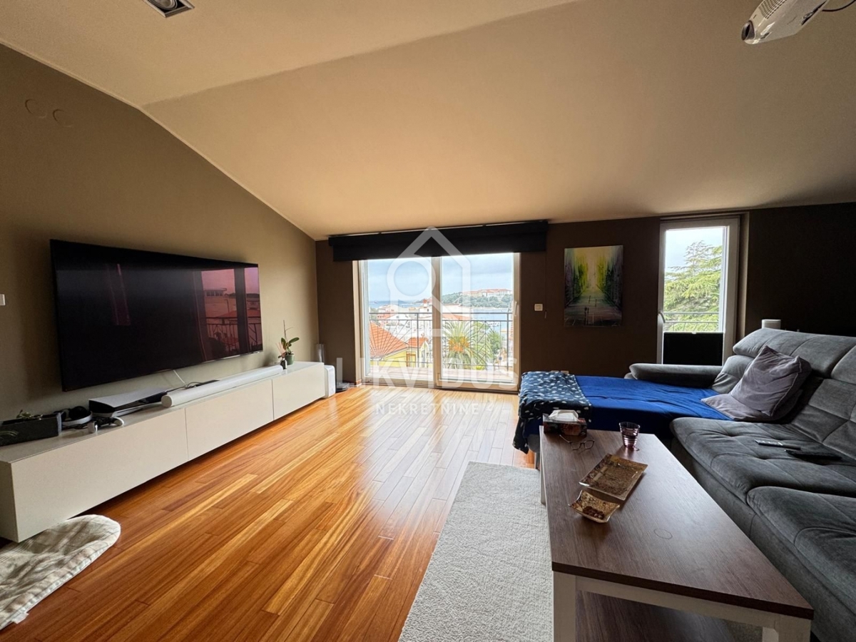 Poslovni prostor Pješčana Uvala, Medulin, 424,25m2