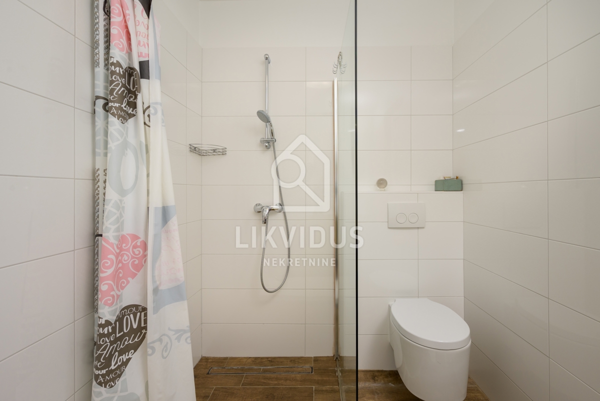 Hiša Svetvinčenat, 180m2