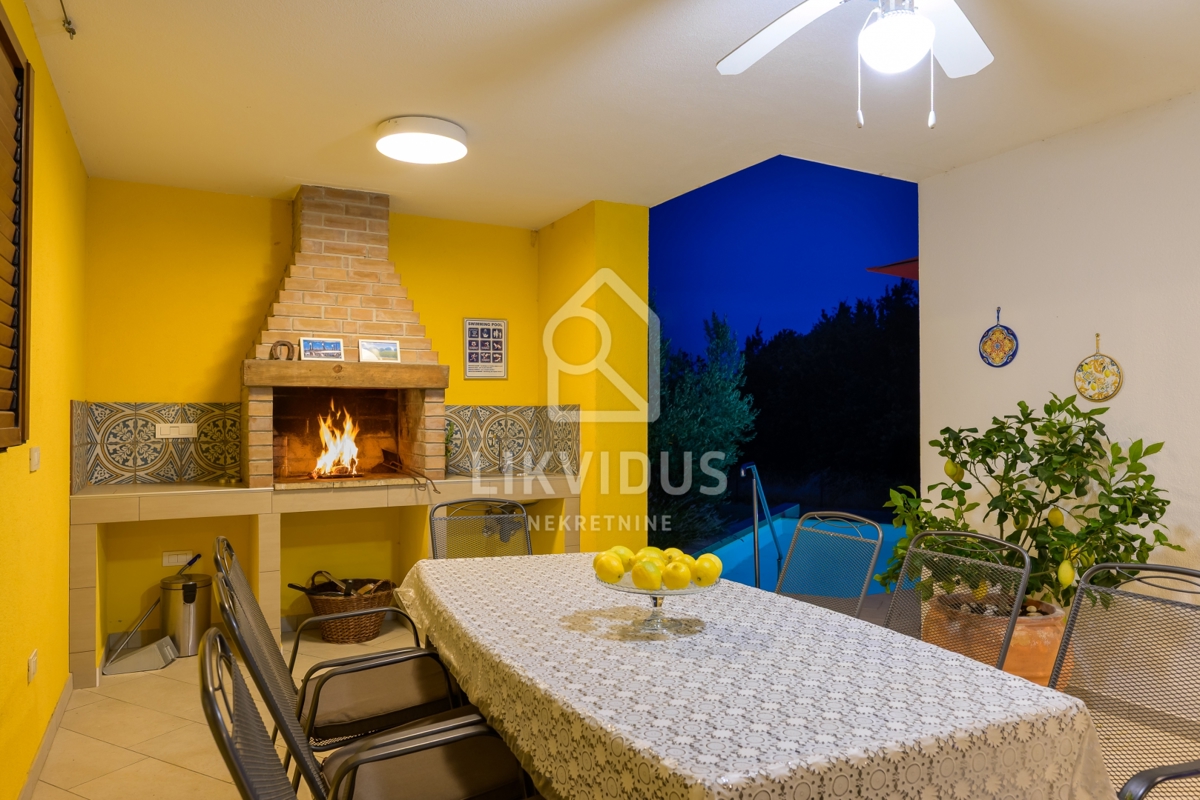 Hiša Svetvinčenat, 180m2