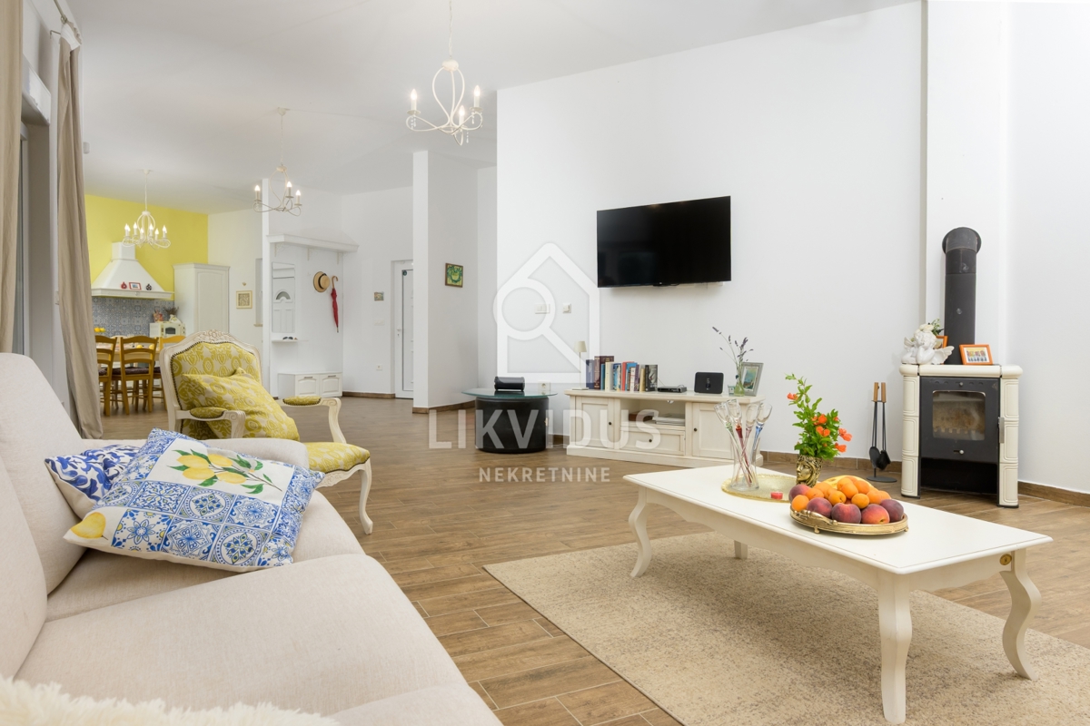 Hiša Svetvinčenat, 180m2