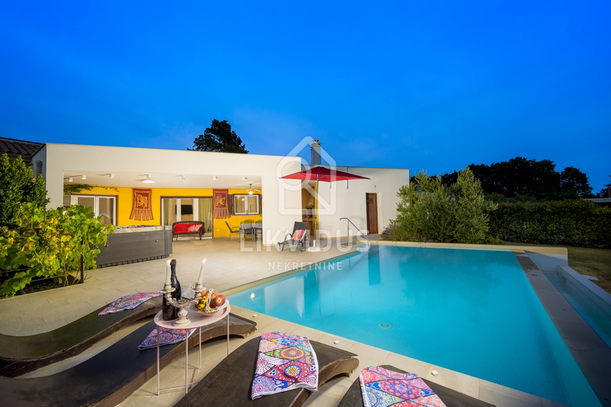 Hiša Svetvinčenat, 180m2