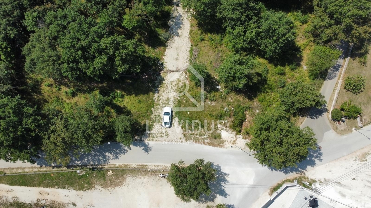 Zemljišče Burići, Kanfanar, 924m2