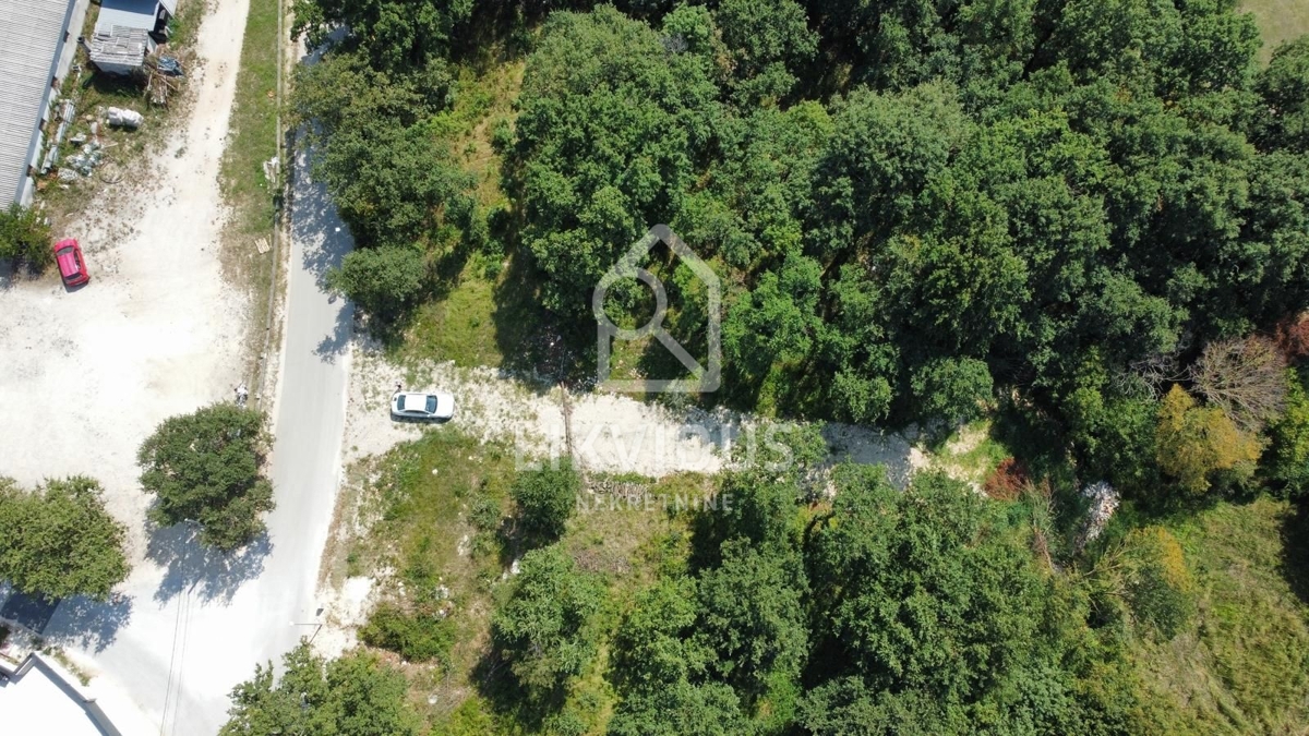 Zemljišče Burići, Kanfanar, 924m2