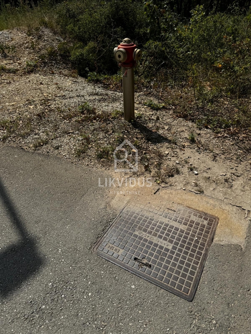 Zemljišče Burići, Kanfanar, 924m2