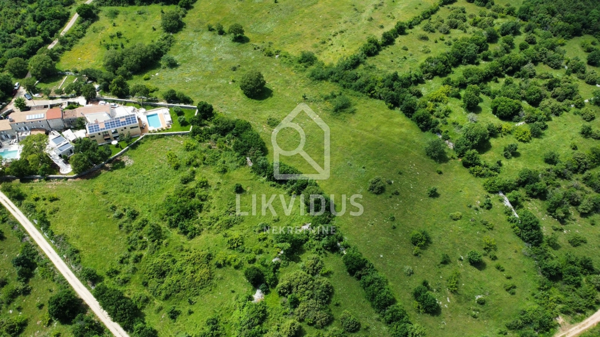 Zemljišče Krmed, Bale, 30.058m2