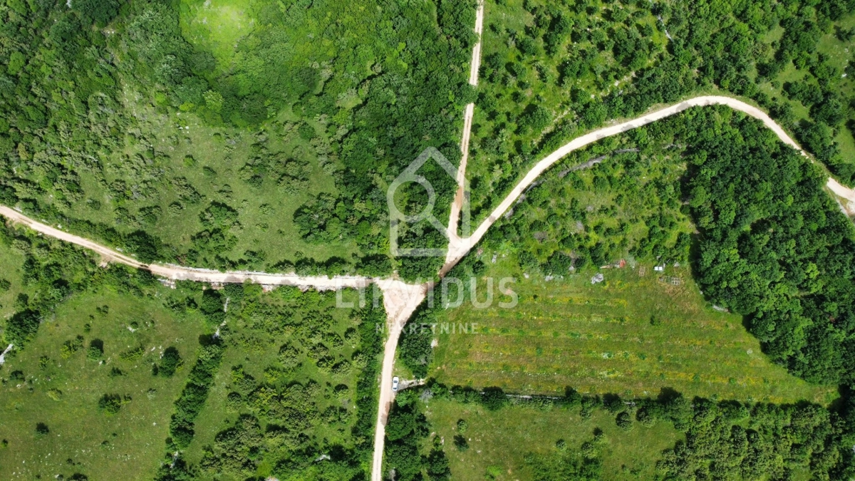 Zemljišče Krmed, Bale, 30.058m2