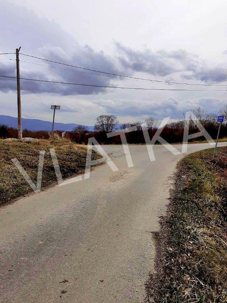 ZAZIDLJIVO ZEMLJIŠČE 6077 M2 V LUKI (ZAPREŠIĆ) 20 KM IZ ZAGREBA!