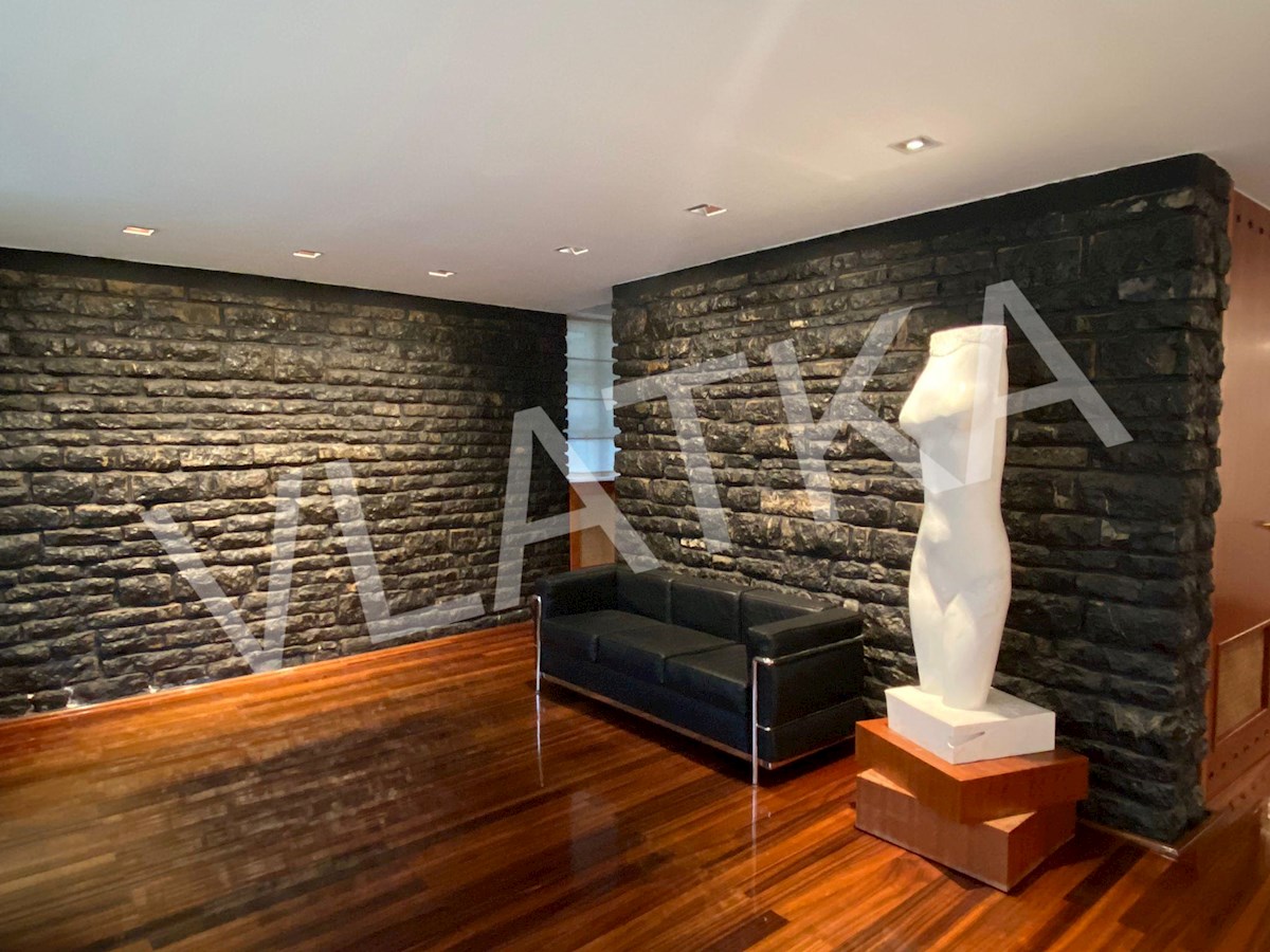 RAZKOŠNA HIŠA Z BAZENOM IN VELIKIM VRTOM – MLINOVI