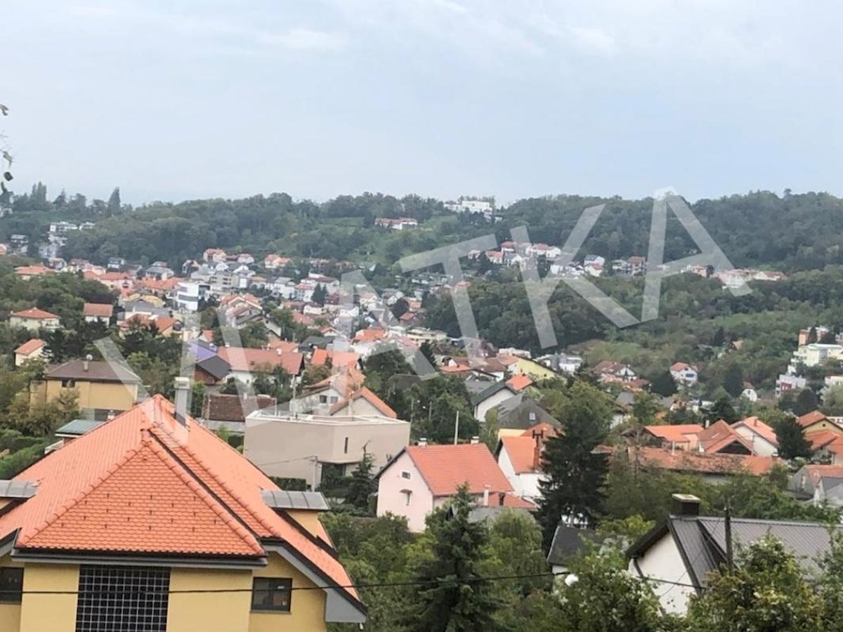 1000 m2 GRADBENEGA ZEMLJIŠČA V ŠESTINAH!