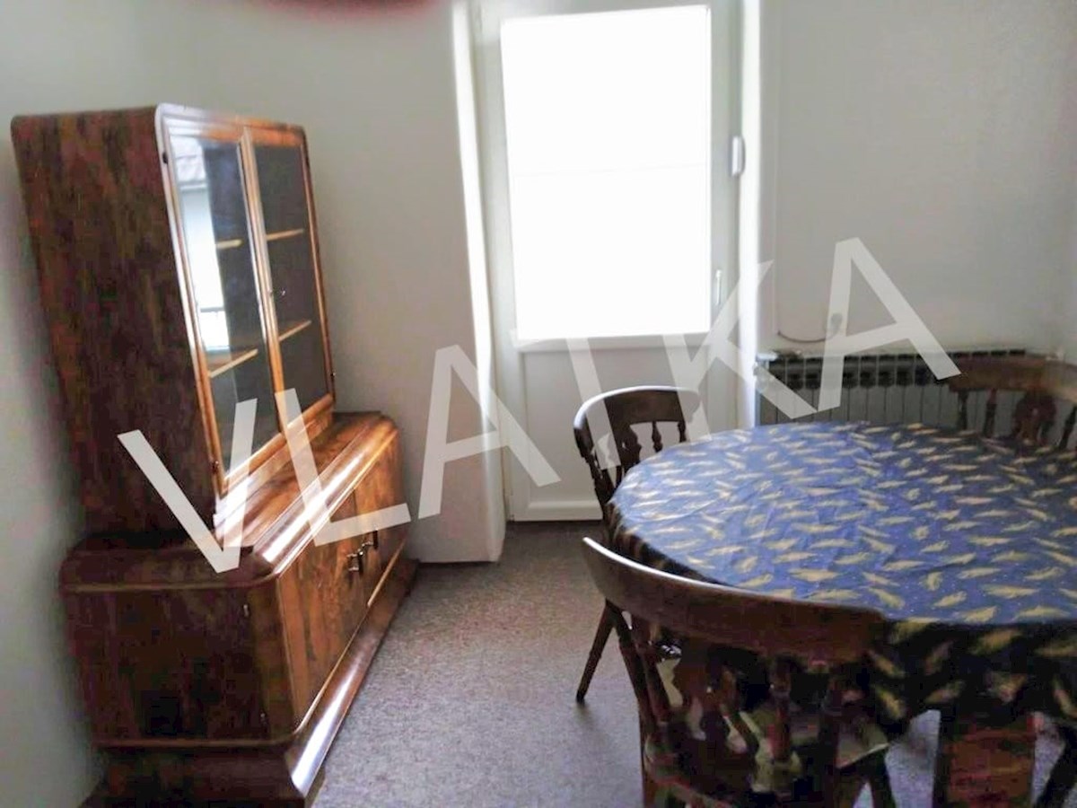 3-SOBNO STANOVANJE V 1. NADSTROPJU Z BALKONOM IN PARKIRIŠČEM NA KNEŽIJI