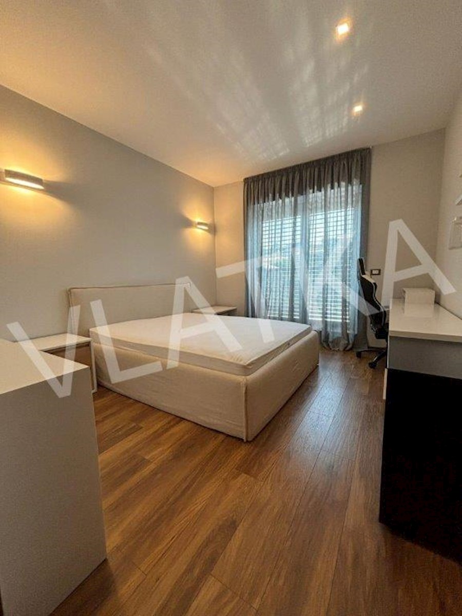 EKSKLUZIVNA VILA S BAZENOM NA GRAČANIMA