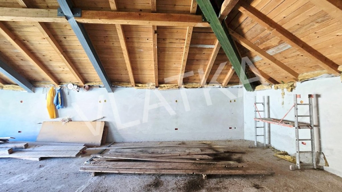 ŠESTINE: NEIZGRAJENA HIŠA 398 m2 Z VSEMI DOVOLJENJI