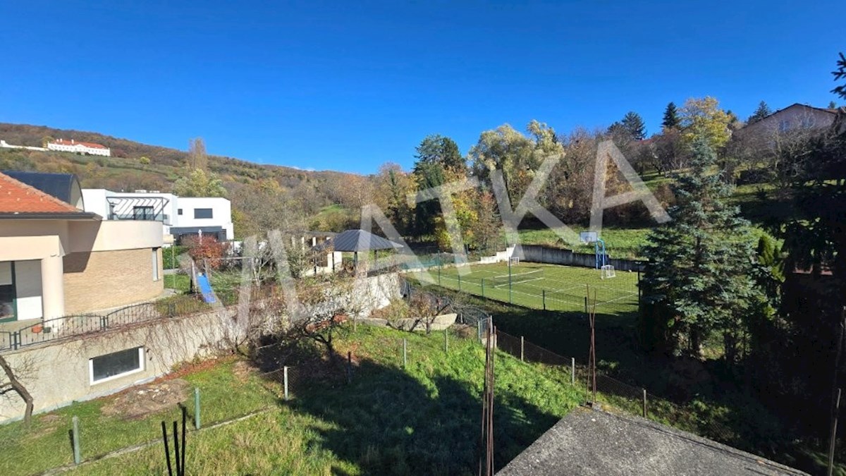 ŠESTINE: NEIZGRAJENA HIŠA 398 m2 Z VSEMI DOVOLJENJI