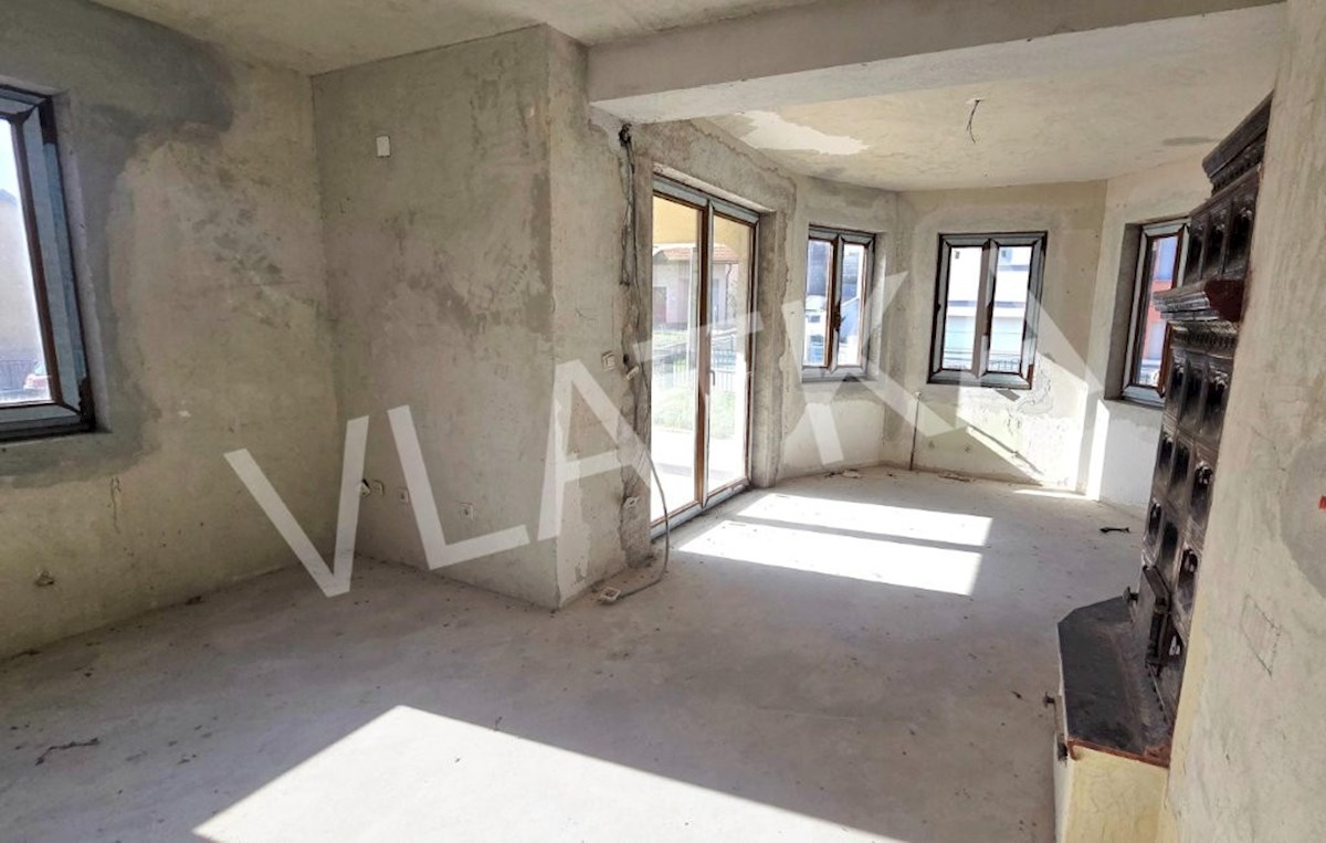 ŠESTINE: NEIZGRAJENA HIŠA 398 m2 Z VSEMI DOVOLJENJI