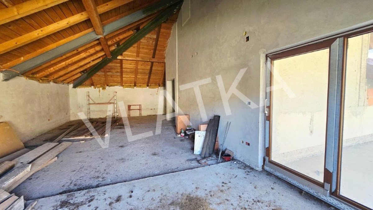 ŠESTINE: NEIZGRAJENA HIŠA 398 m2 Z VSEMI DOVOLJENJI