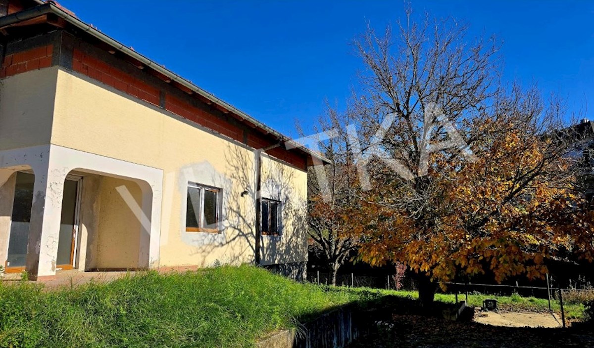 ŠESTINE: NEIZGRAJENA HIŠA 398 m2 Z VSEMI DOVOLJENJI