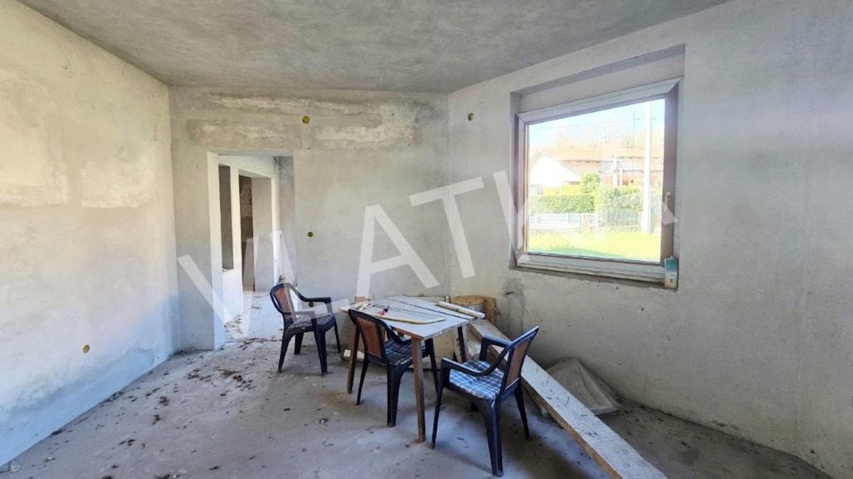 ŠESTINE: NEIZGRAJENA HIŠA 398 m2 Z VSEMI DOVOLJENJI