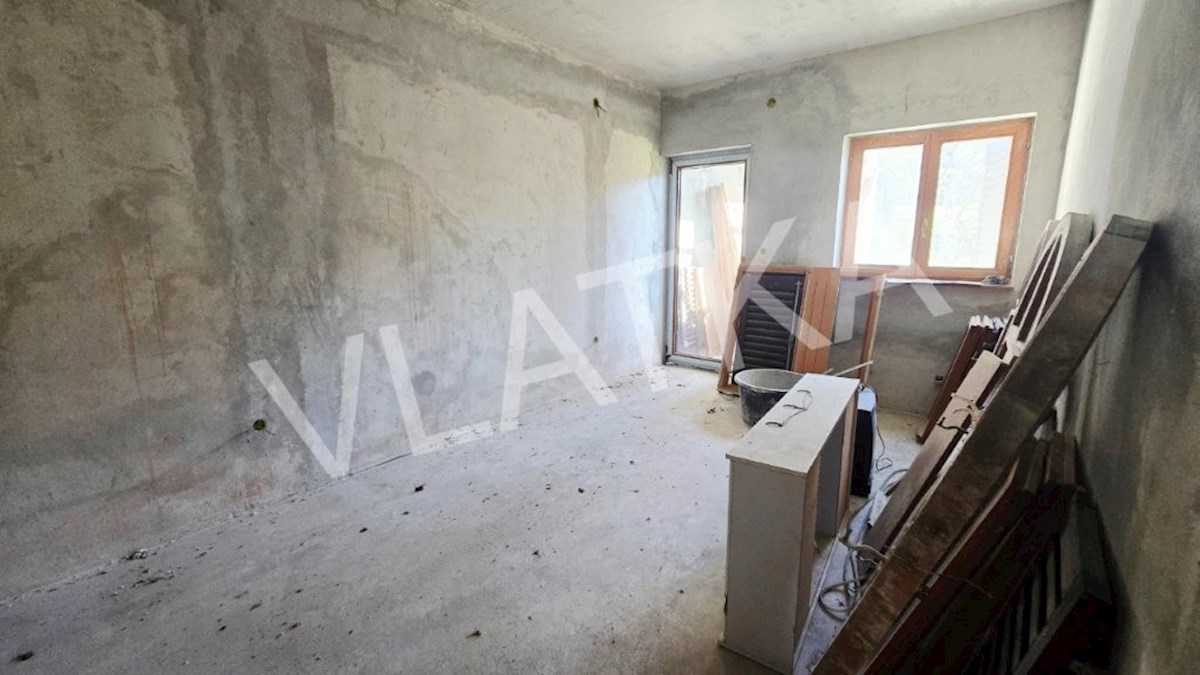 ŠESTINE: NEIZGRAJENA HIŠA 398 m2 Z VSEMI DOVOLJENJI