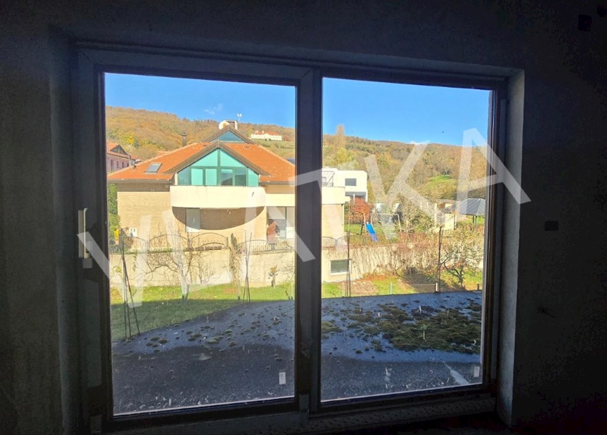 ŠESTINE: NEIZGRAJENA HIŠA 398 m2 Z VSEMI DOVOLJENJI