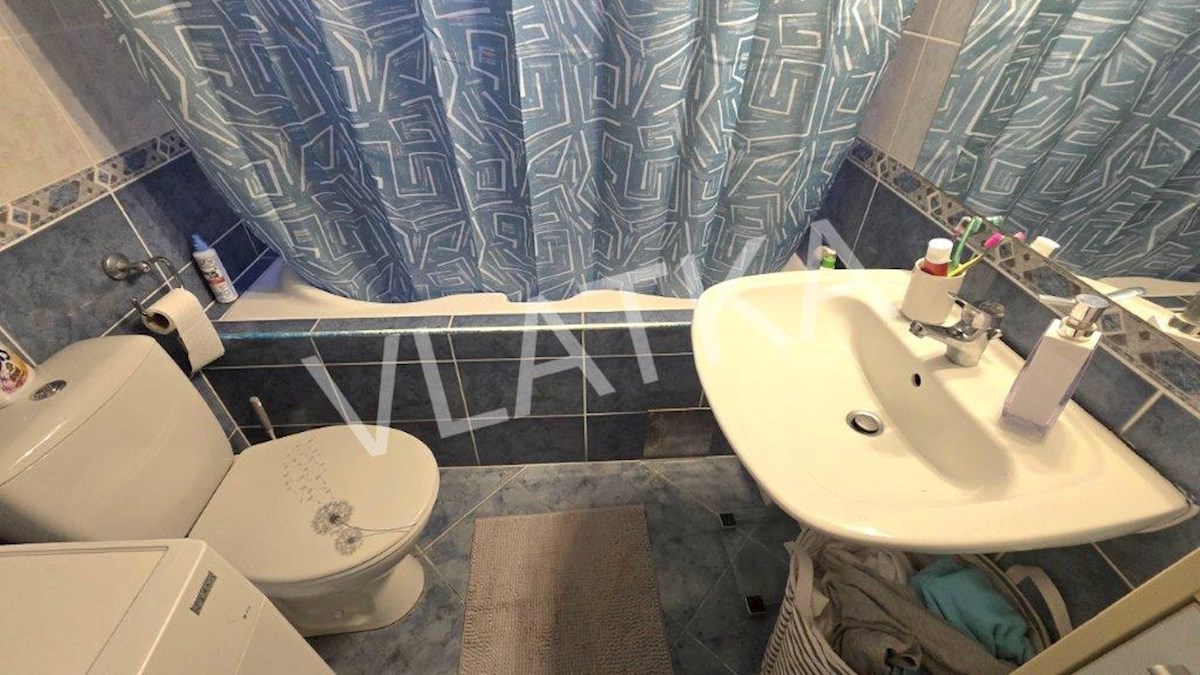 4-SOBNI PENTHOUSE Z BALKONOM IN PARKIRNIM PROSTOROM 