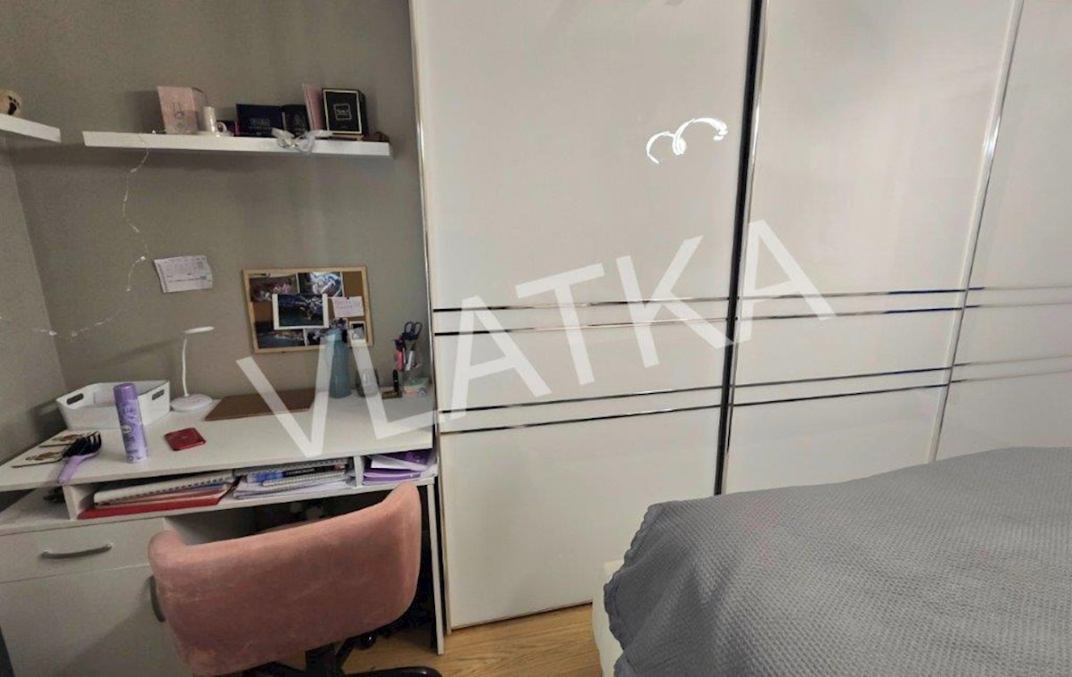 4-SOBNI PENTHOUSE Z BALKONOM IN PARKIRNIM PROSTOROM 