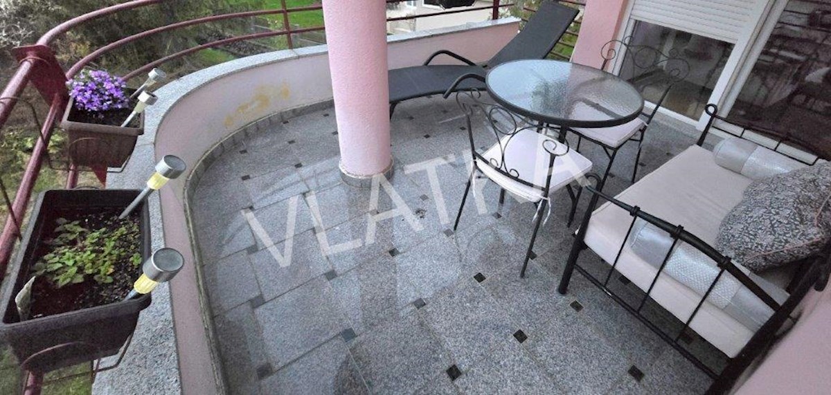 4-SOBNI PENTHOUSE Z BALKONOM IN PARKIRNIM PROSTOROM 