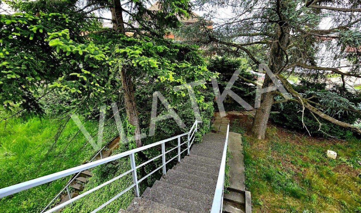 VILLA NA TUŠKANCU