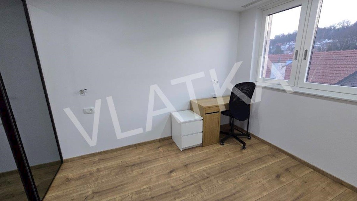 CASĂ CU 5 CAMERE, GRĂDINĂ ȘI GARAJ