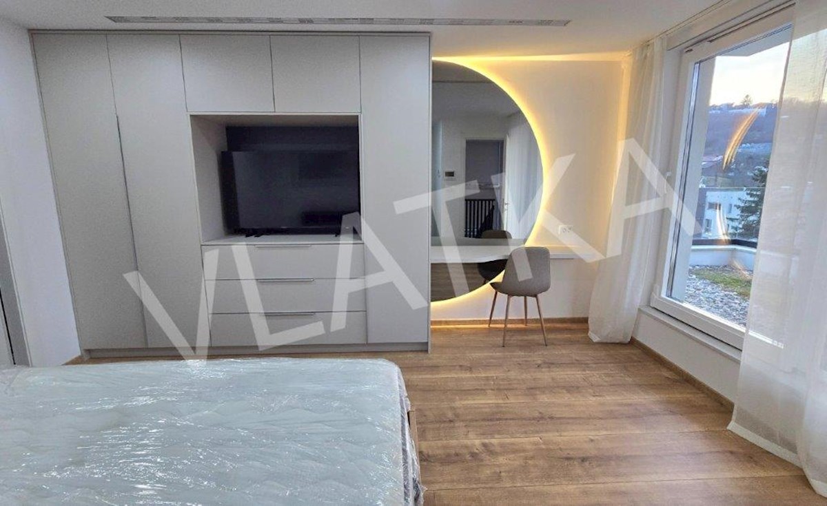 CASĂ CU 5 CAMERE, GRĂDINĂ ȘI GARAJ