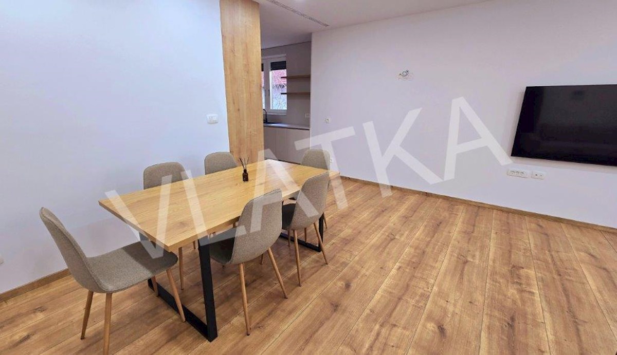 CASĂ CU 5 CAMERE, GRĂDINĂ ȘI GARAJ