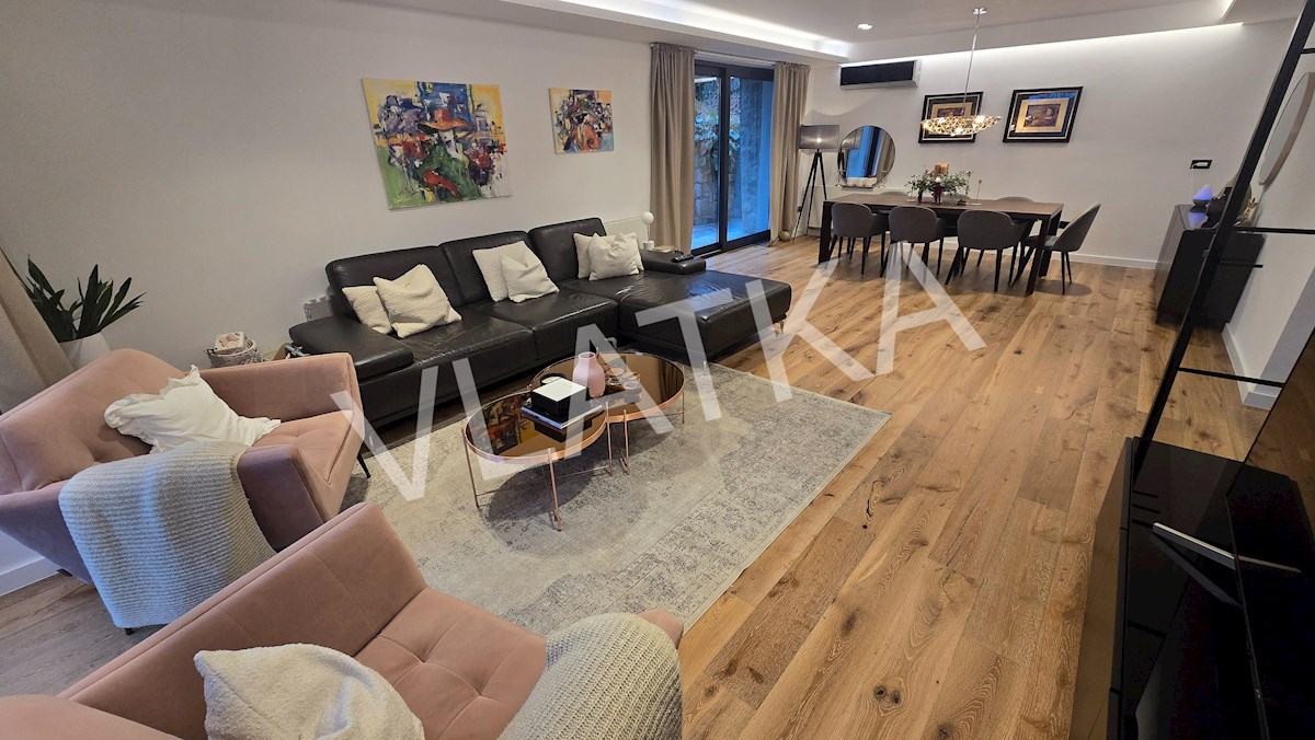 MODERNA 5-SOBNA HIŠA NA TUŠKANCU