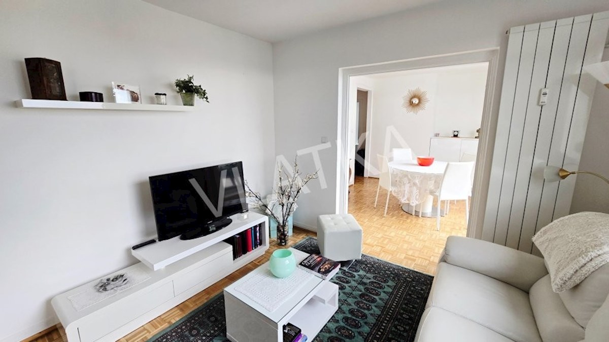 CVJETNO NASLJE: 3-SOBNO STANOVANJE Z BALKONOM IN ČUDOVITIM RAZGLEDOM