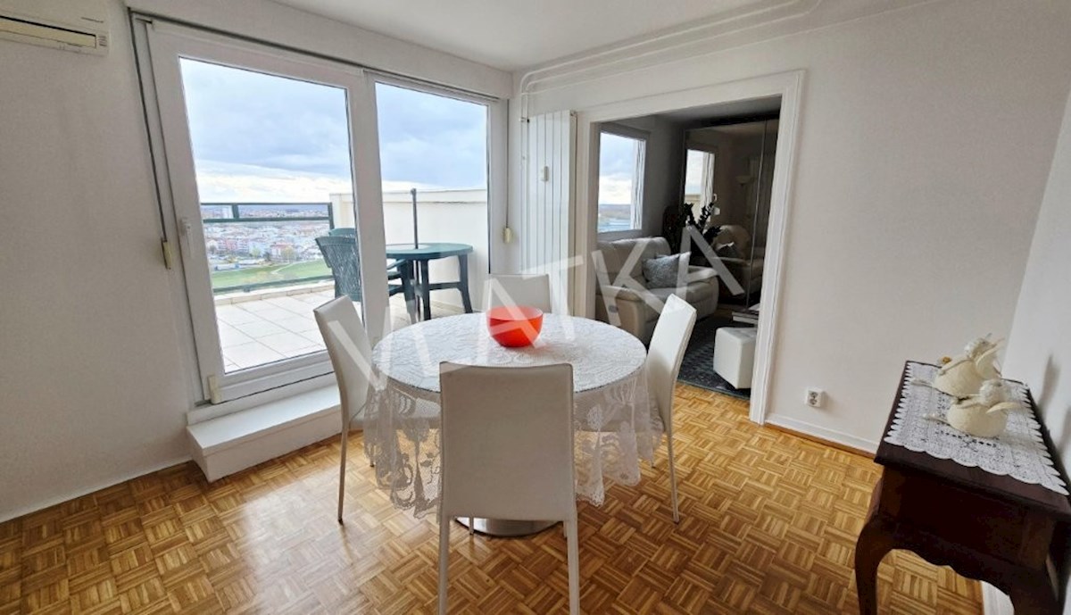 CVJETNO NASLJE: 3-SOBNO STANOVANJE Z BALKONOM IN ČUDOVITIM RAZGLEDOM