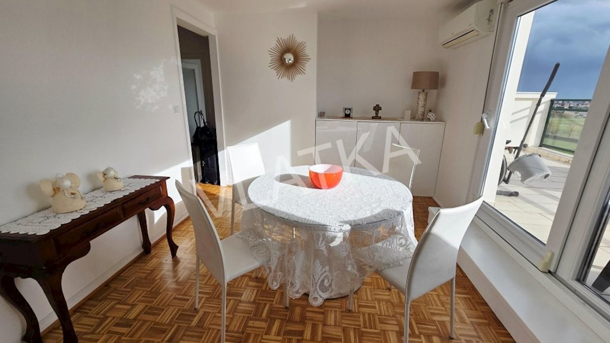 CVJETNO NASLJE: 3-SOBNO STANOVANJE Z BALKONOM IN ČUDOVITIM RAZGLEDOM