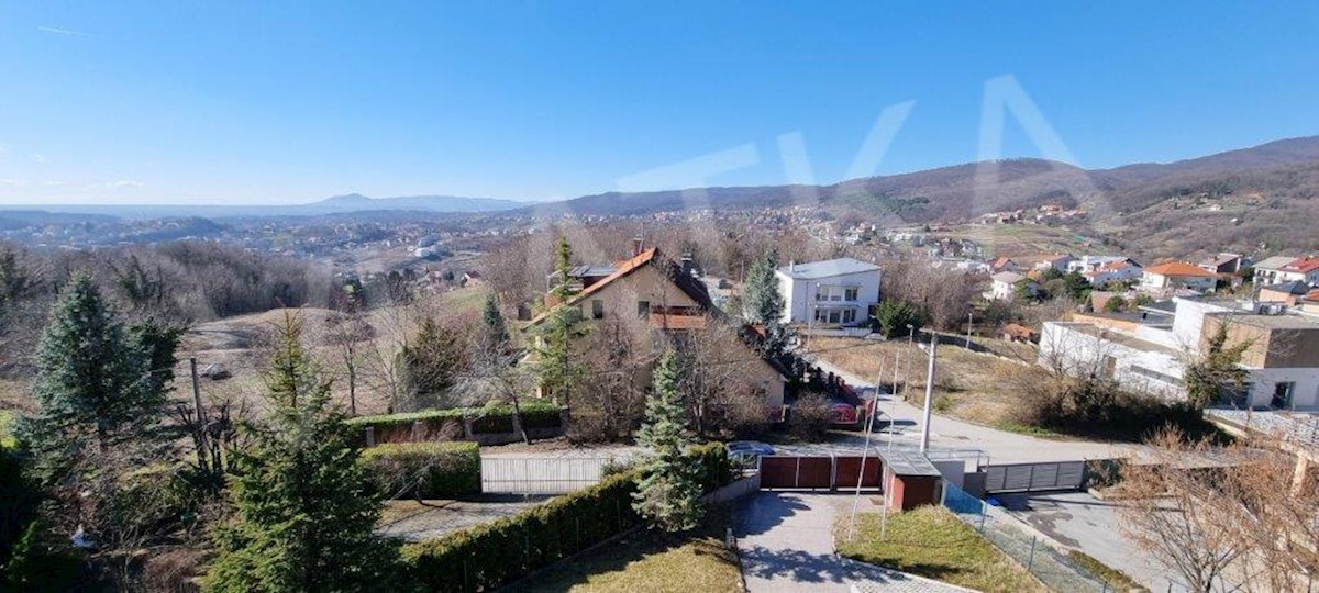 ATRAKTIVNA NOVOGRADNJA: 3-SOBNO STANOVANJE Z LASTNIM VRTOM IN GARAŽO (ŠESTINE)