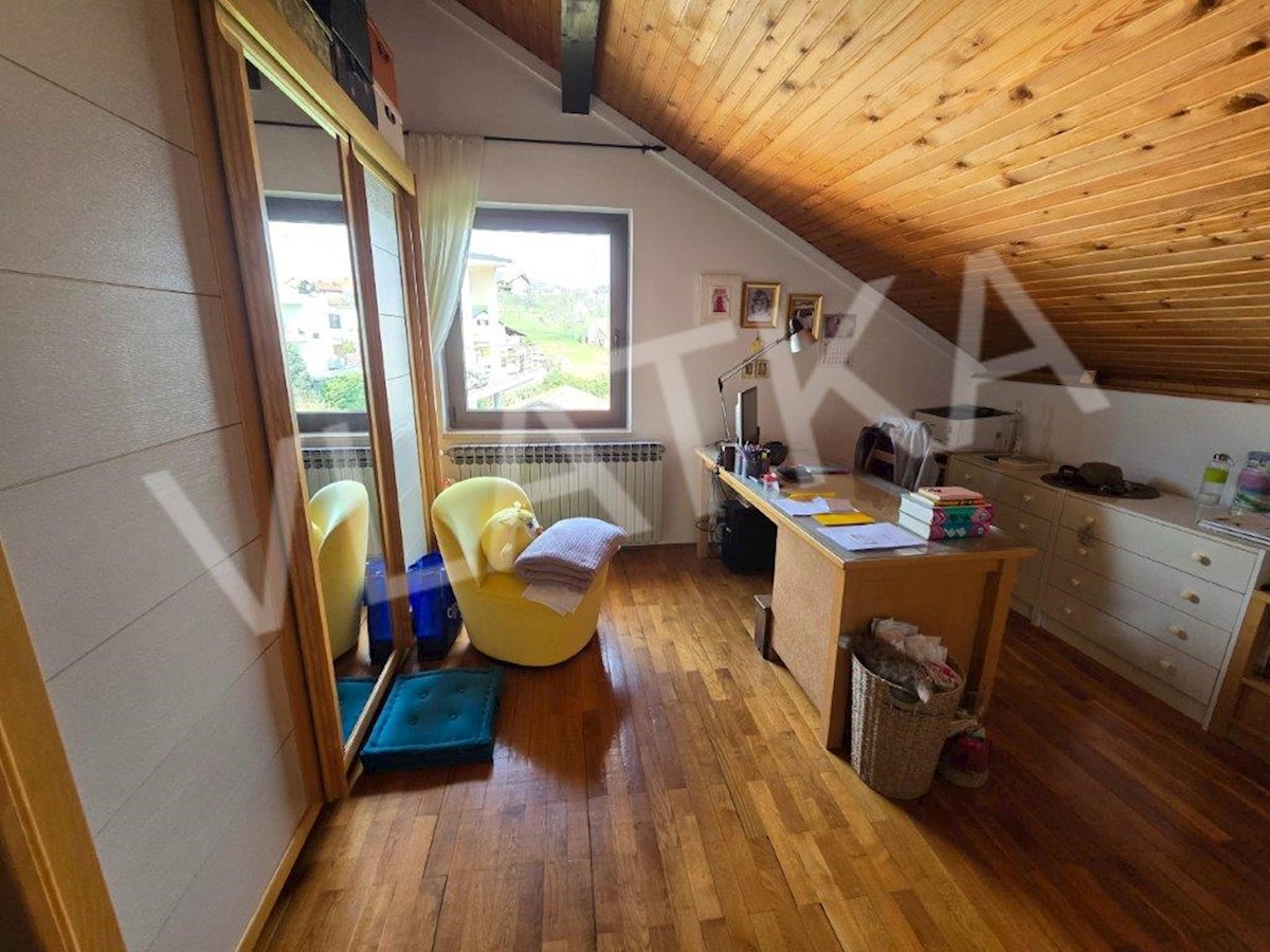 5-SOBNO STANOVANJE (PENTHOUSE) Z 2 BALKONOM IN TERASO NA MLINOVEM