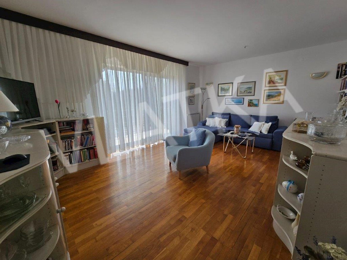 5-SOBNO STANOVANJE (PENTHOUSE) Z 2 BALKONOM IN TERASO NA MLINOVEM