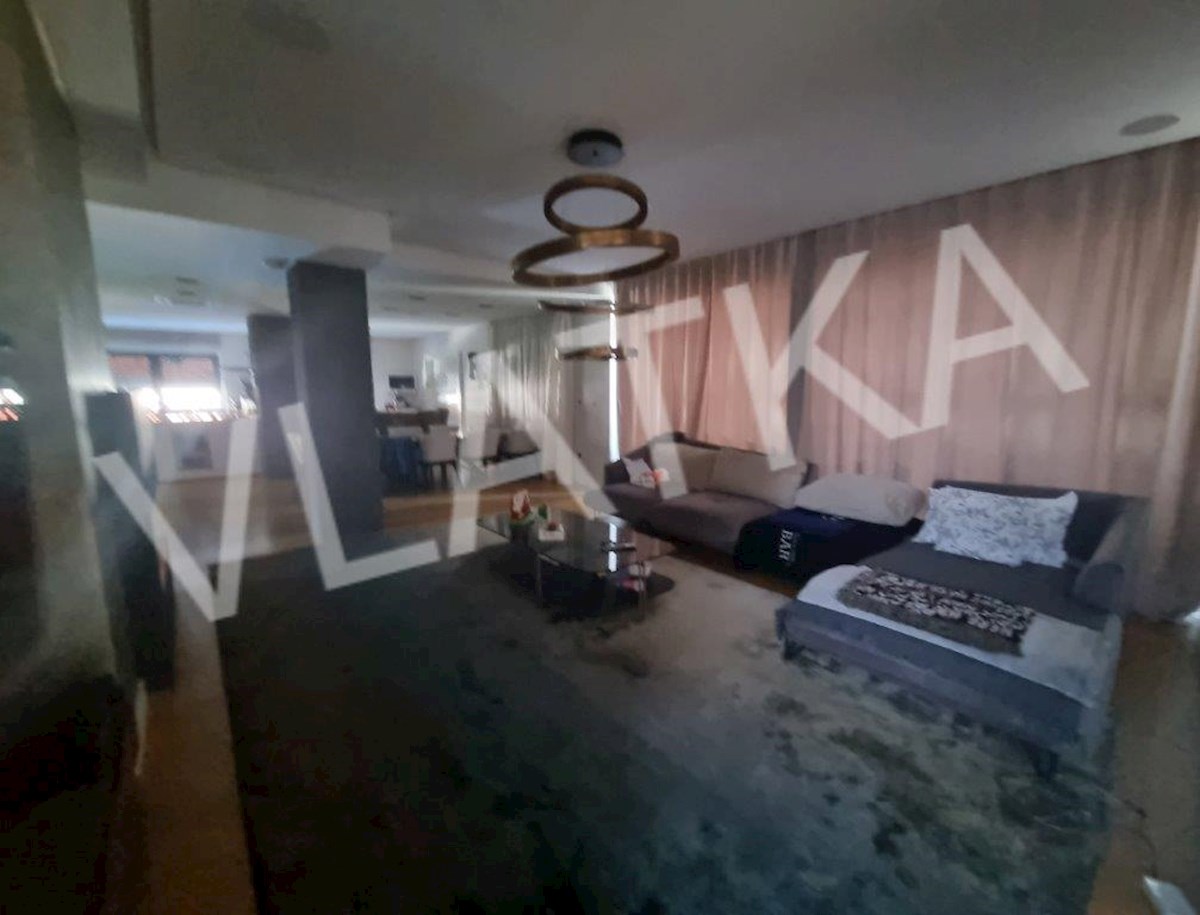 LUKSUZNA VILLA MLINOVI S 5 PARKIRNIMI MESTMI