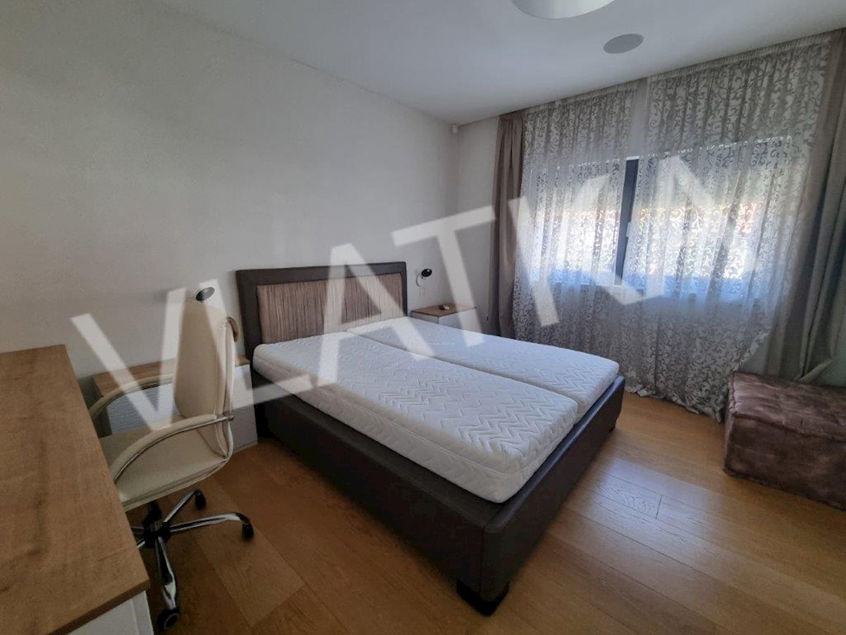 LUKSUZNA VILLA MLINOVI S 5 PARKIRNIMI MESTMI