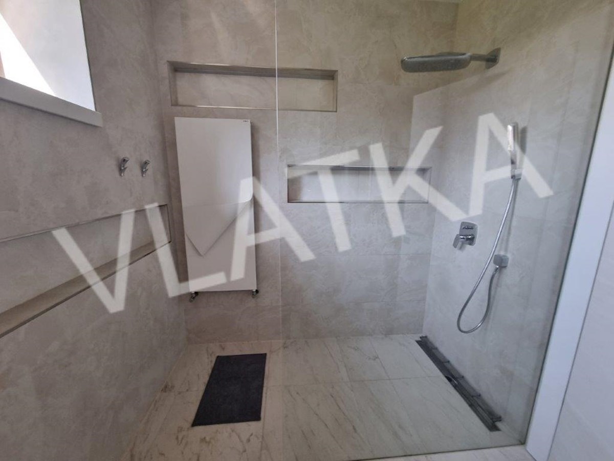 LUKSUZNA VILLA MLINOVI S 5 PARKIRNIMI MESTMI