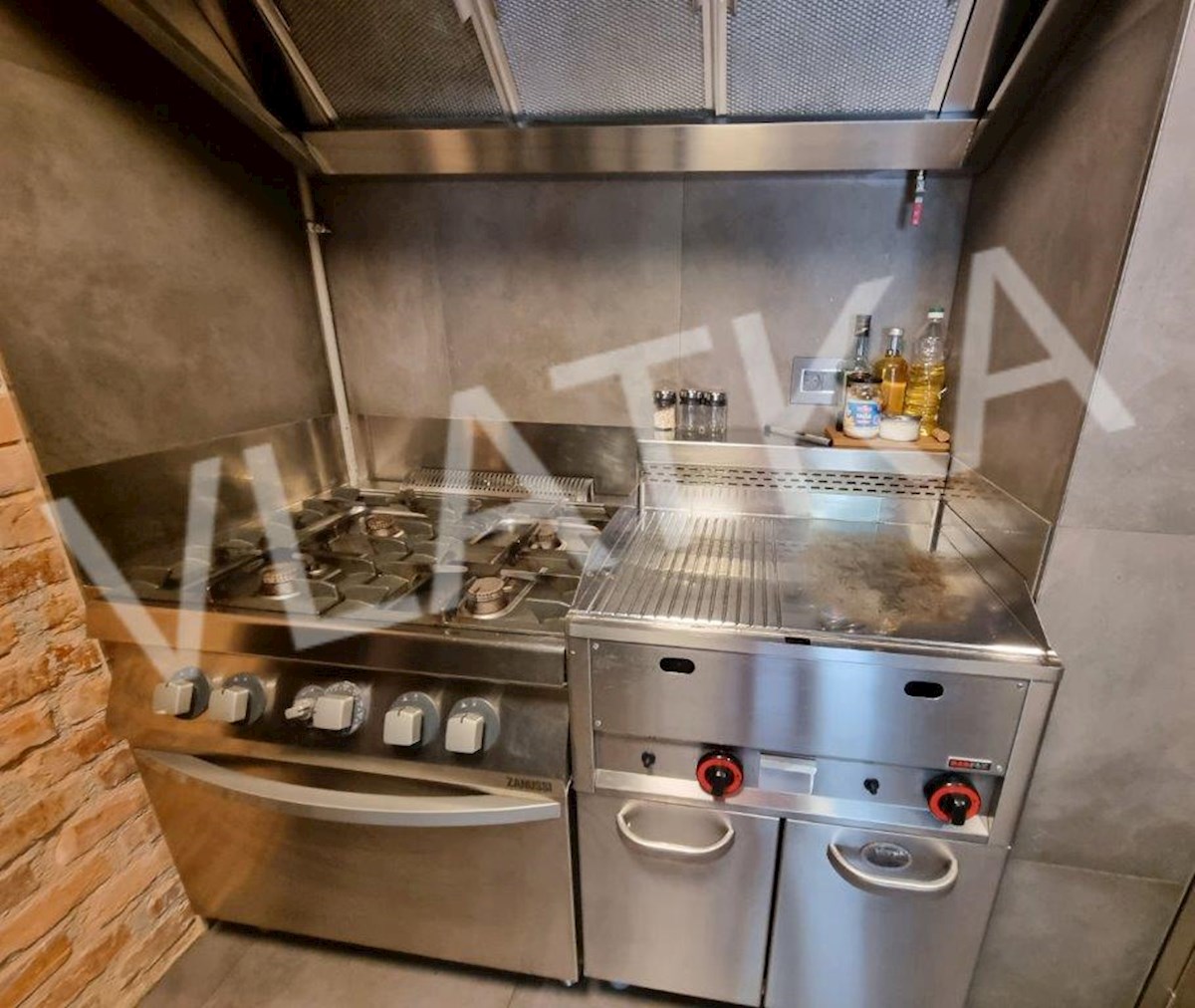 LUKSUZNA VILLA MLINOVI S 5 PARKIRNIMI MESTMI
