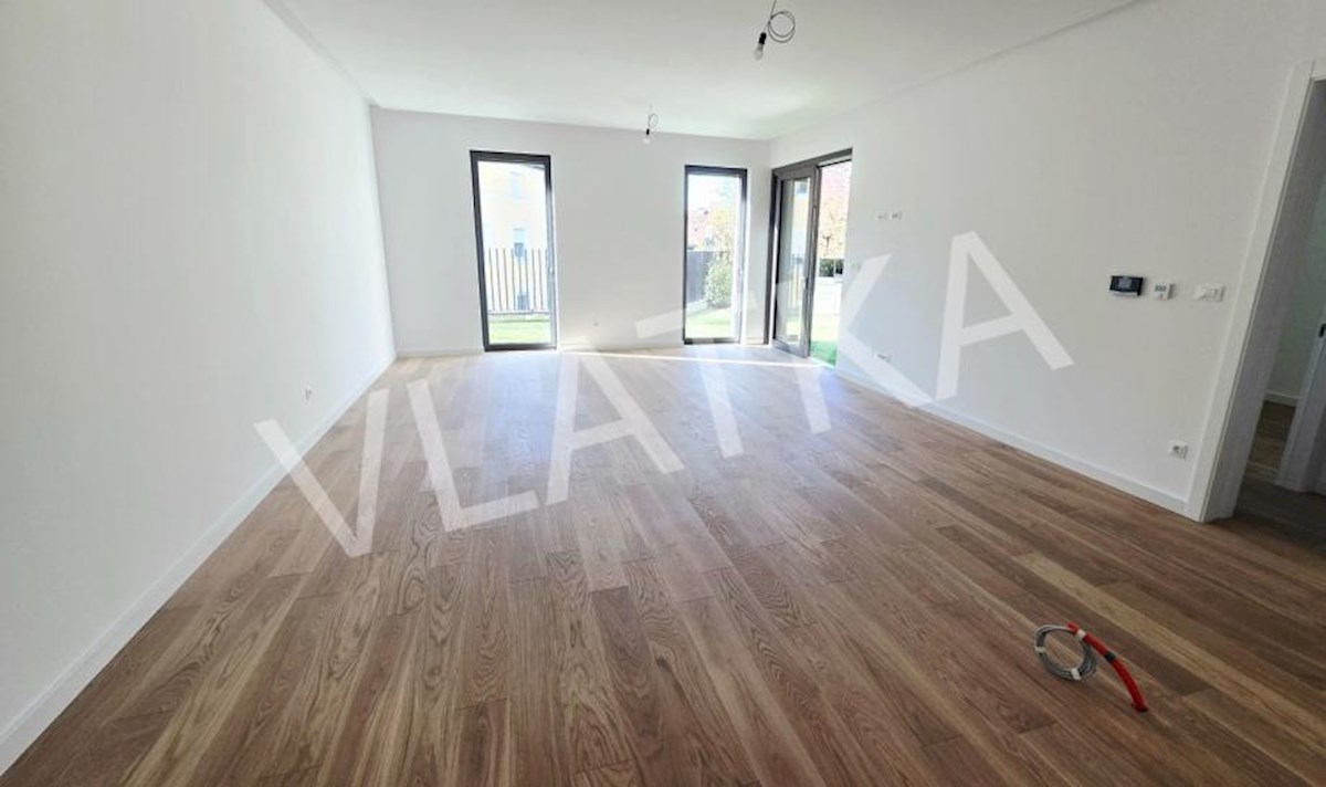 NOVOGRADNJA: 4-SOBNO STANOVANJE Z VRTOM V MAKSIMIRJU