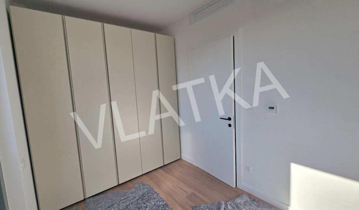 NOVOGRADNJA: 4-SOBNO STANOVANJE Z VRTOM V MAKSIMIRJU