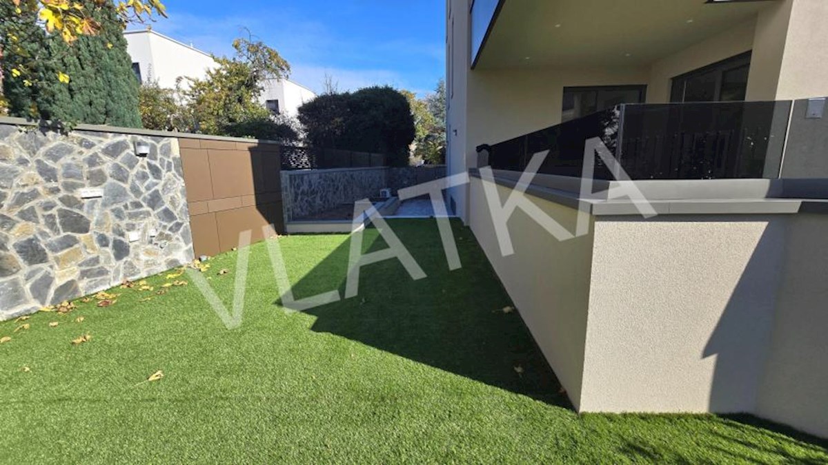 NOVOGRADNJA: 4-SOBNO STANOVANJE Z VRTOM V MAKSIMIRJU