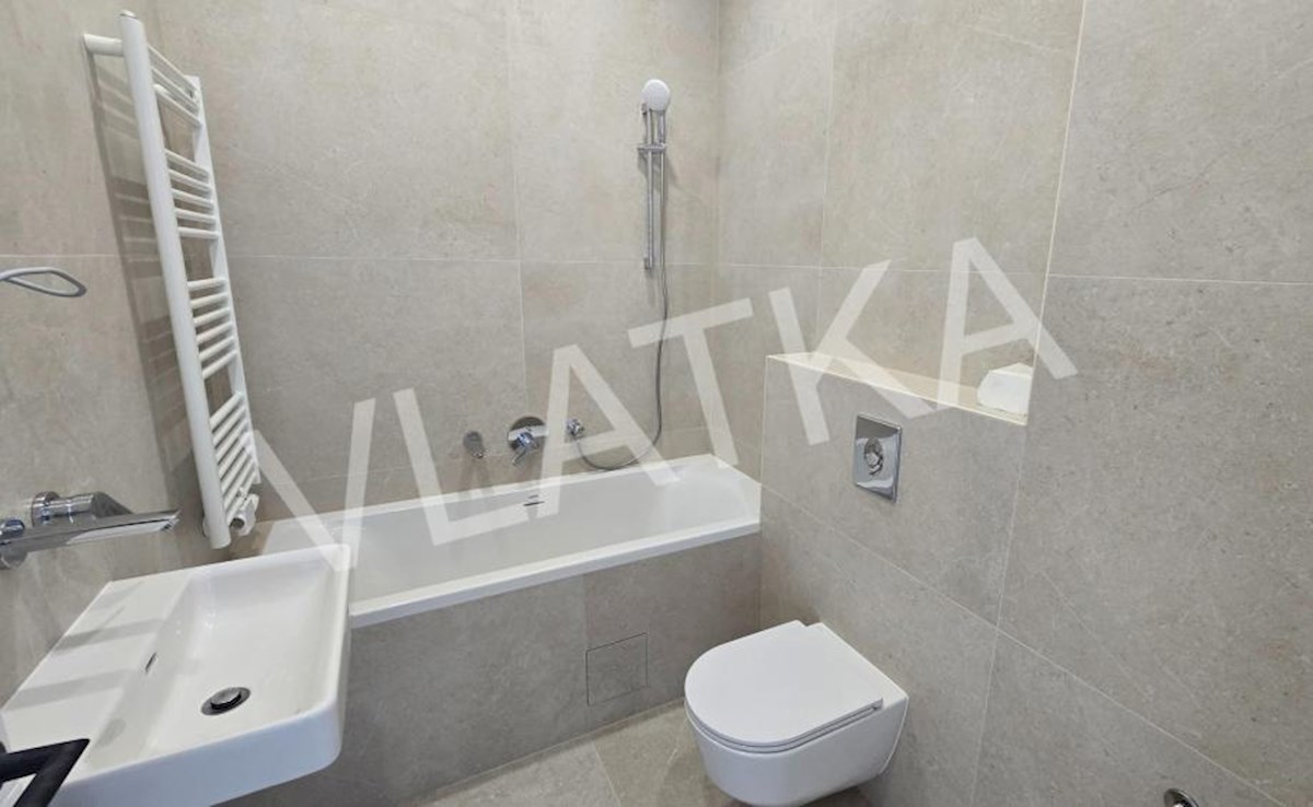 NOVOGRADNJA: 4-SOBNO STANOVANJE Z VRTOM V MAKSIMIRJU