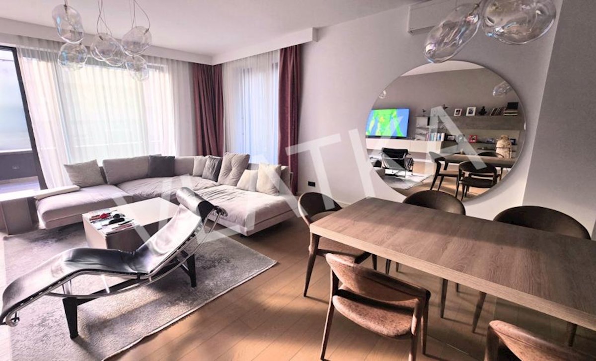 LUKSUZNO 3-SOBNO STANOVANJE S TERASO IN 2 GARAŽNIMA MESTIMA V PARKU KNEŽEVA