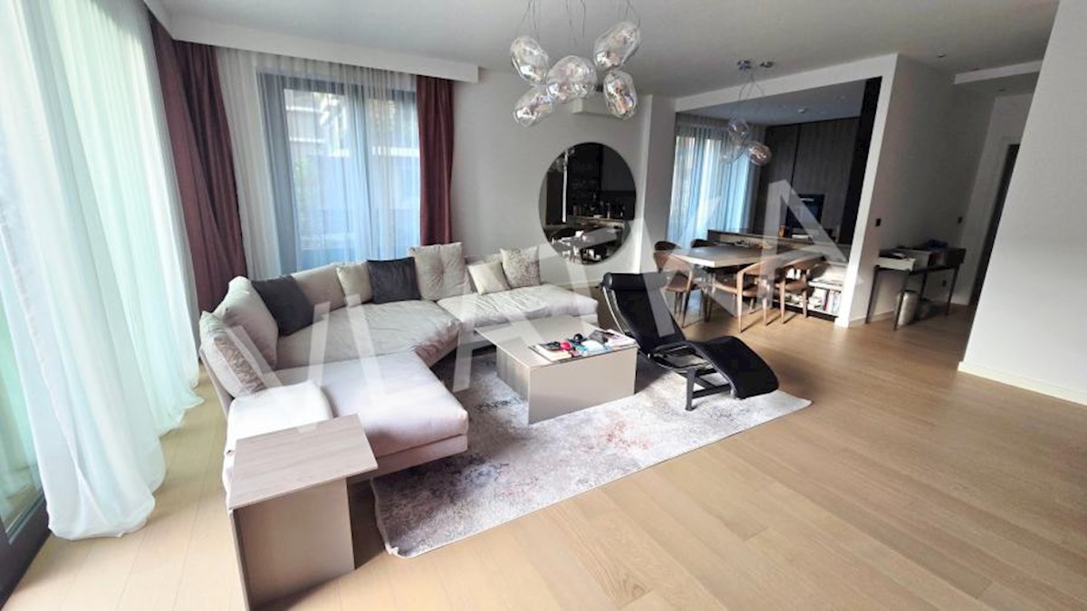 LUKSUZNO 3-SOBNO STANOVANJE S TERASO IN 2 GARAŽNIMA MESTIMA V PARKU KNEŽEVA