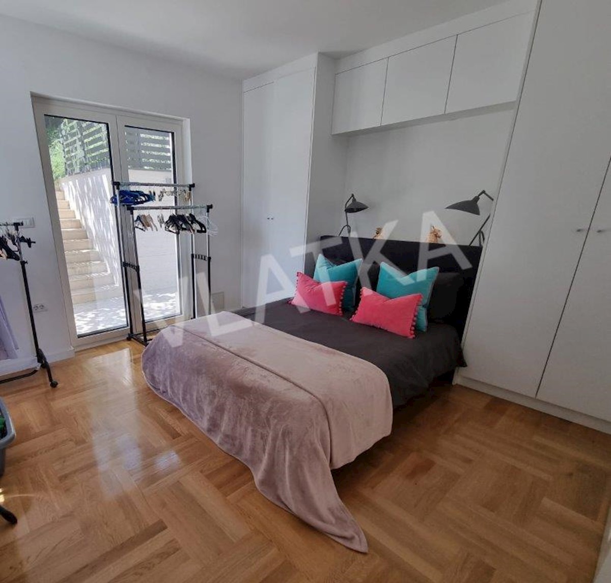 9-SOBNA MODERNA HIŠA V MLINOVIH